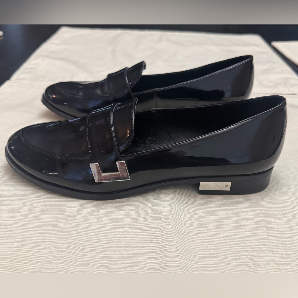 Marc Fisher Black Leather Loafers with Cushioned Sole & Silver Accents 5 1/2 - Picture 4 of 11